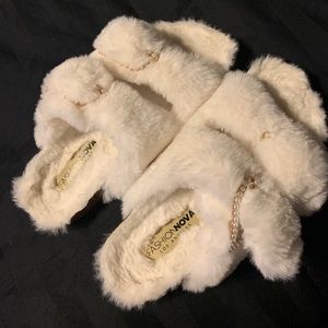 Pearl Furry Slides